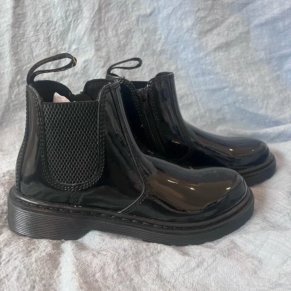Dr. Martins Patent Leather Boots NEW - Picture 3 of 6